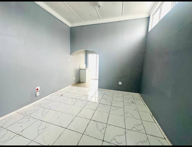 261M² OFFICE FOR SALE IN BEREA